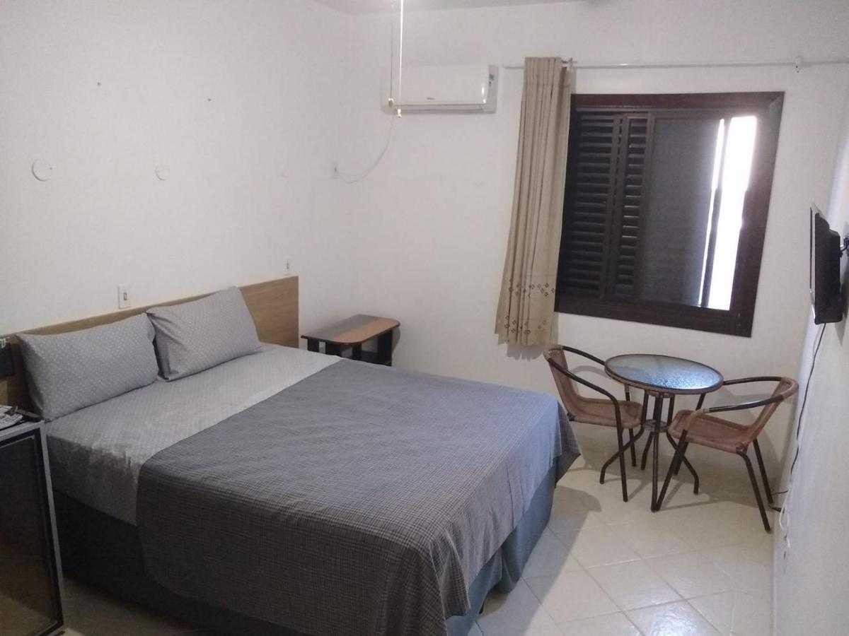 Pousada Parque Suites Estacionamento E Piscina Guaruja Ngoại thất bức ảnh