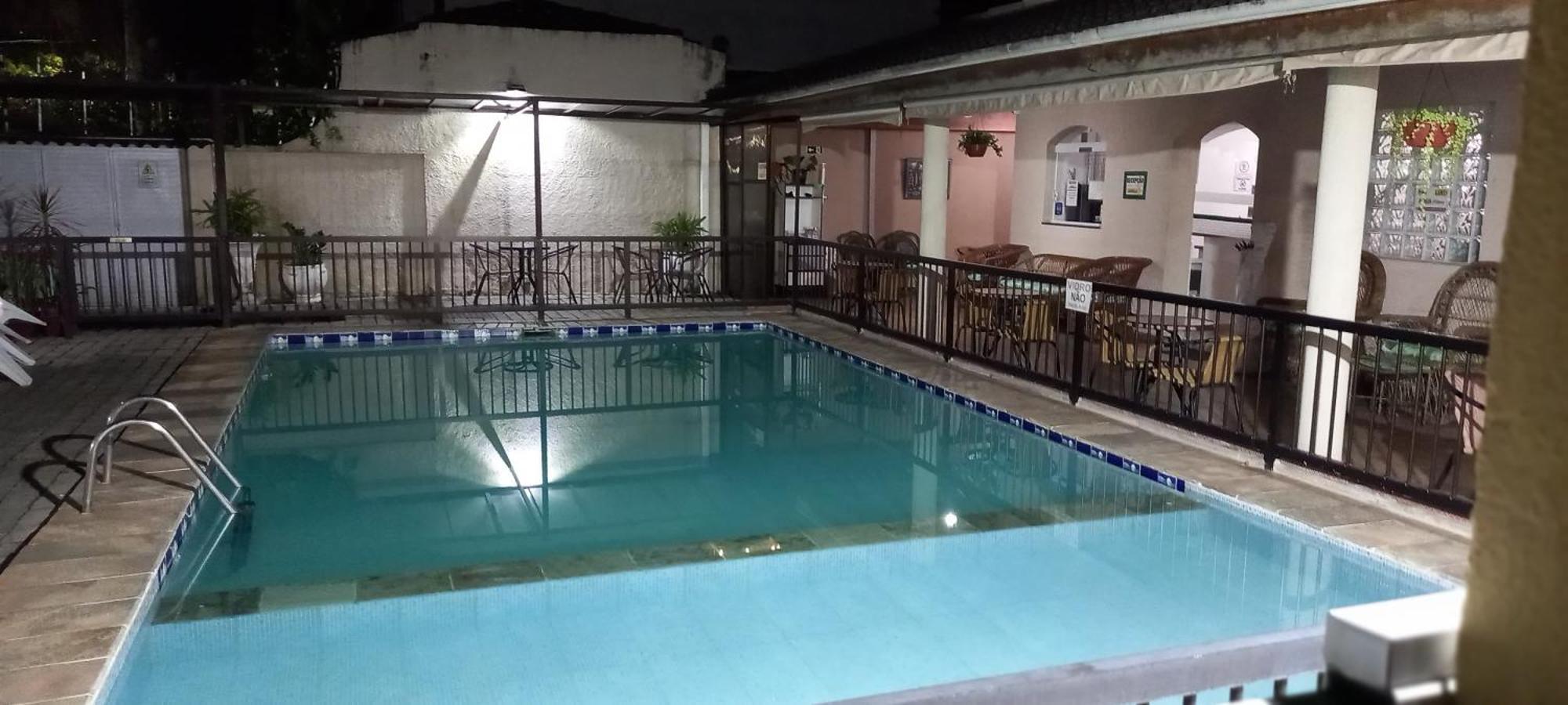 Pousada Parque Suites Estacionamento E Piscina Guaruja Ngoại thất bức ảnh