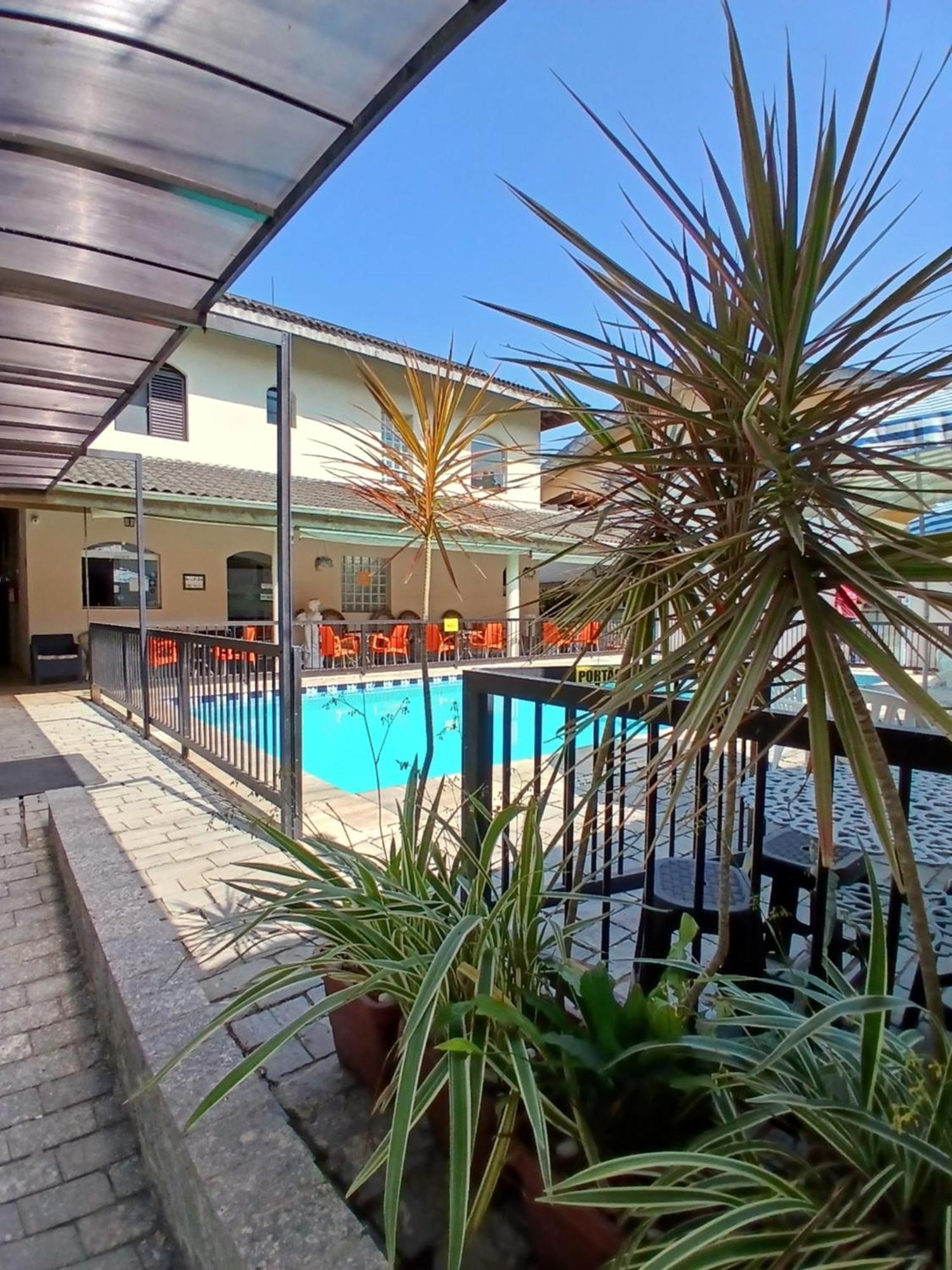 Pousada Parque Suites Estacionamento E Piscina Guaruja Ngoại thất bức ảnh