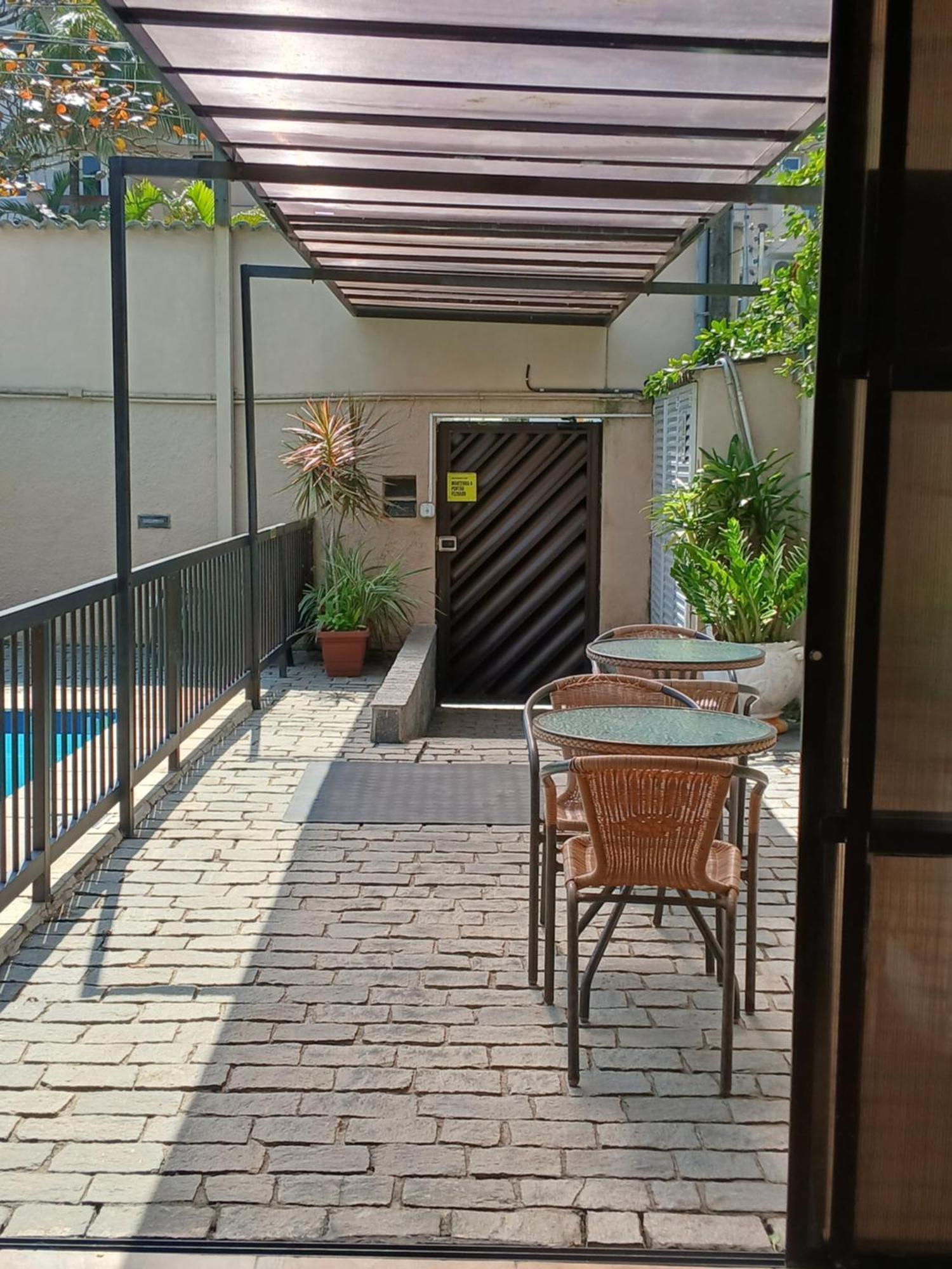 Pousada Parque Suites Estacionamento E Piscina Guaruja Ngoại thất bức ảnh