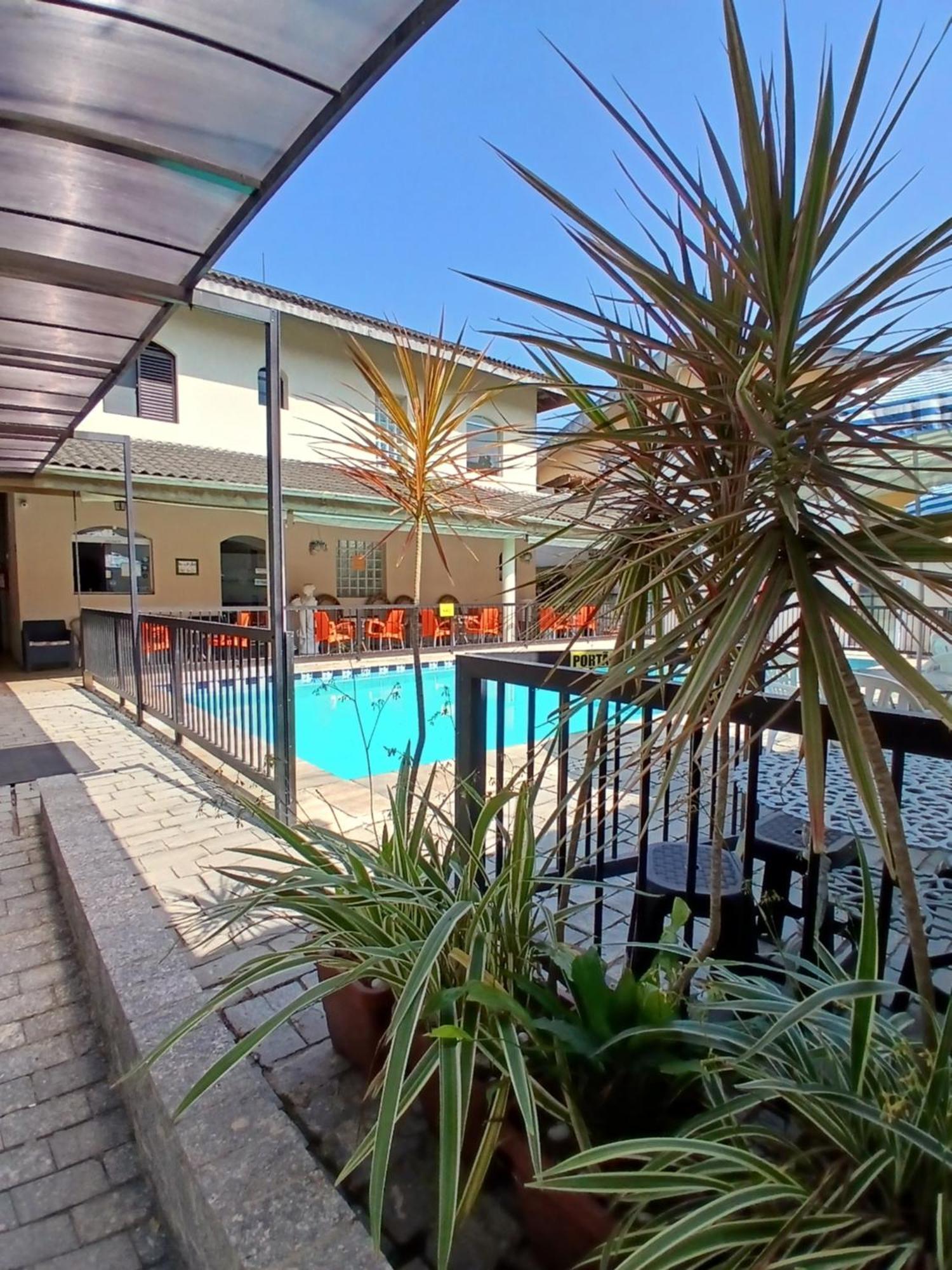 Pousada Parque Suites Estacionamento E Piscina Guaruja Ngoại thất bức ảnh
