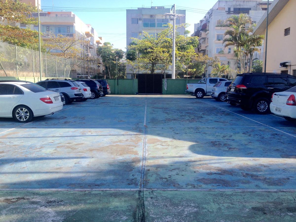 Pousada Parque Suites Estacionamento E Piscina Guaruja Ngoại thất bức ảnh